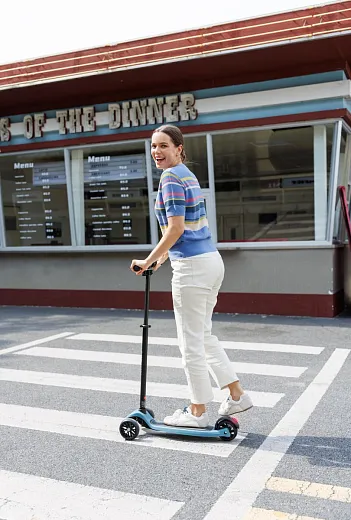 Micro Kickboard Reloaded, черничный